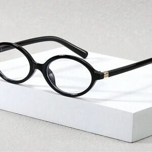 Elegant Black Oval Glasses